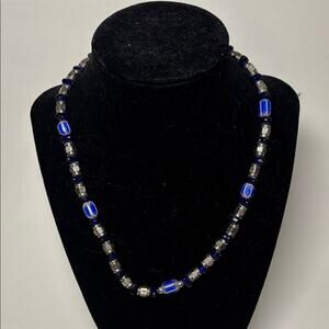 Single Strand Blue and Silver Tone Beaded Necklace 17”